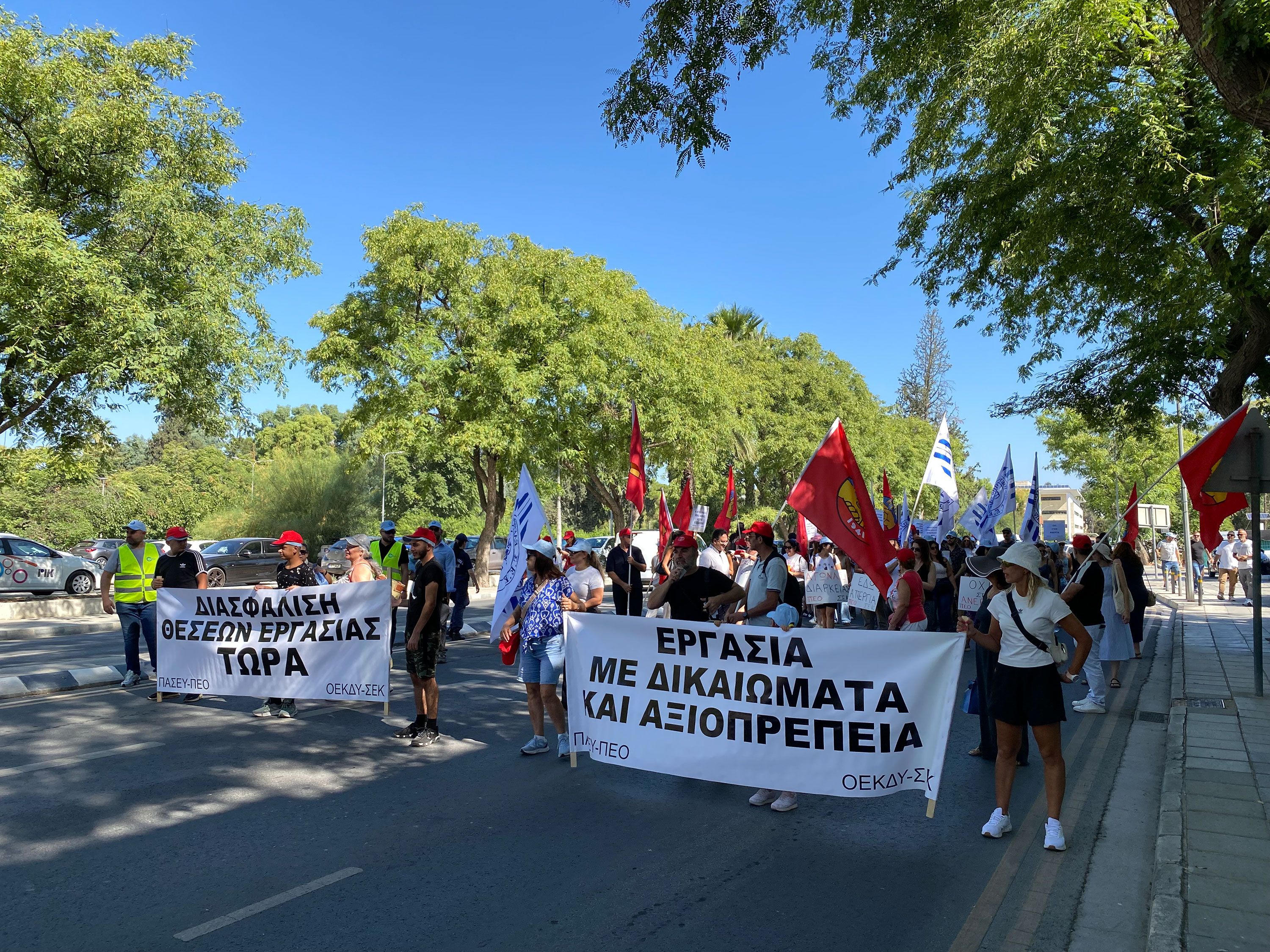 Επέδωσαν υπόμνημα στον ΠτΔ οι εκπαιδευτικοί - «Διασφάλιση θέσεων εργασίας ΤΩΡΑ»