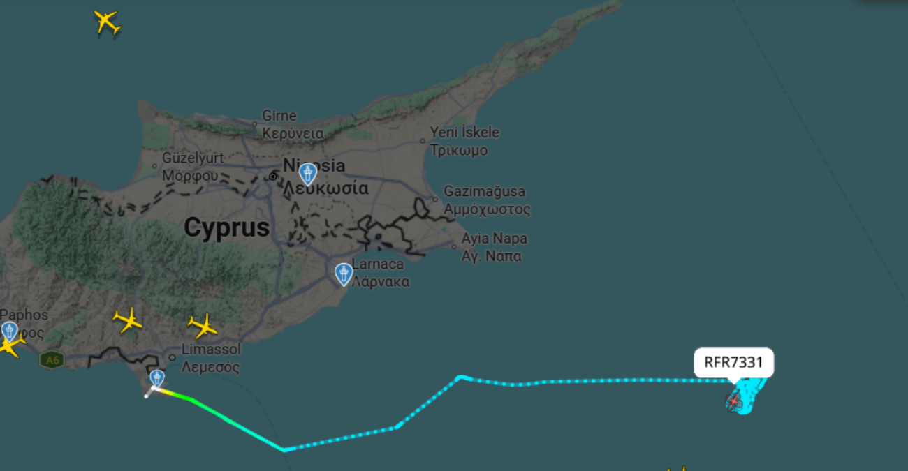 Περίεργη πτήση γύρω από την Κύπρο: Τι είναι το «μυστηριώδες αντικείμενο» που πετά πάνω από το νησί εδώ και ώρες - Φωτογραφία
