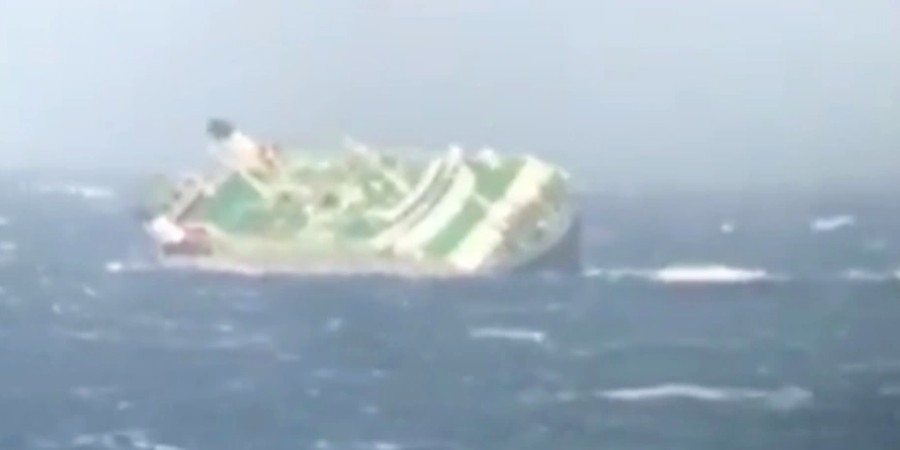 Ιράν: Βυθίστηκε φορτηγό πλοίο με αυτοκίνητα - Επέβαιναν 30 μέλη πλήρωμα - Δείτε βίντεο