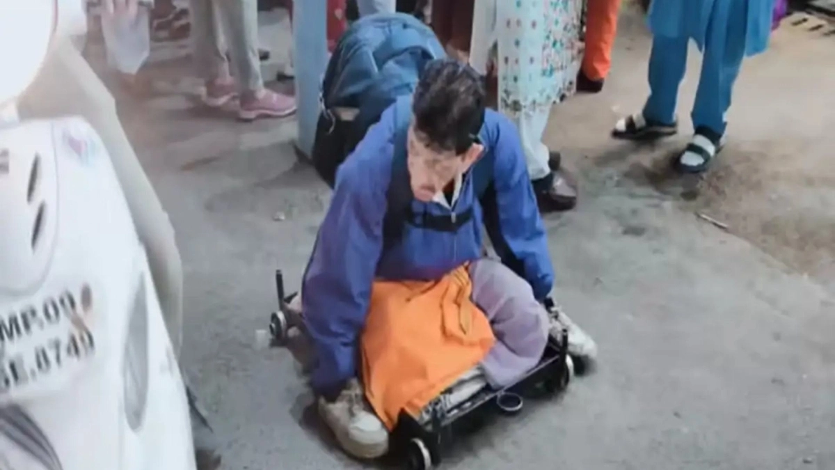 VIDEO - Ινδία: Ζητιάνος με λέπρα αποδείχθηκε εκατομμυριούχος με σπίτια, οχήματα και επιχειρήσεις 