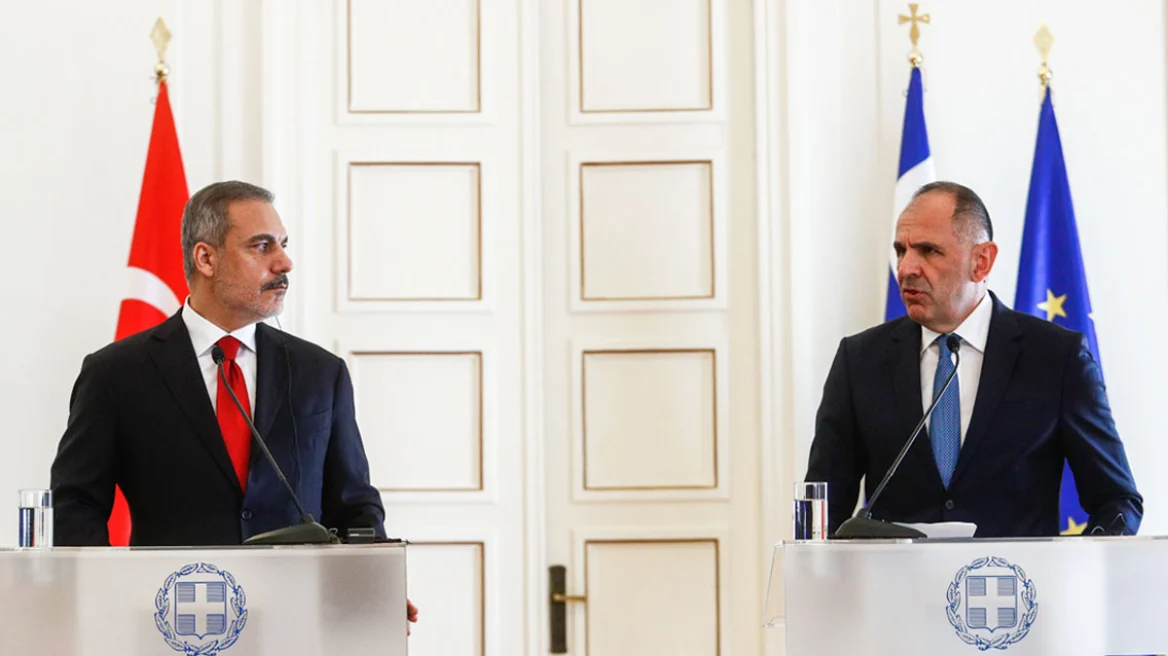 Σήμερα η συνάντηση Γεραπετρίτη - Φιντάν - Η Τουρκία απειλεί με «αντίδραση στο δεκαπλάσιο» μετά το ελληνικό βέτο στο πρόγραμμα SAFE