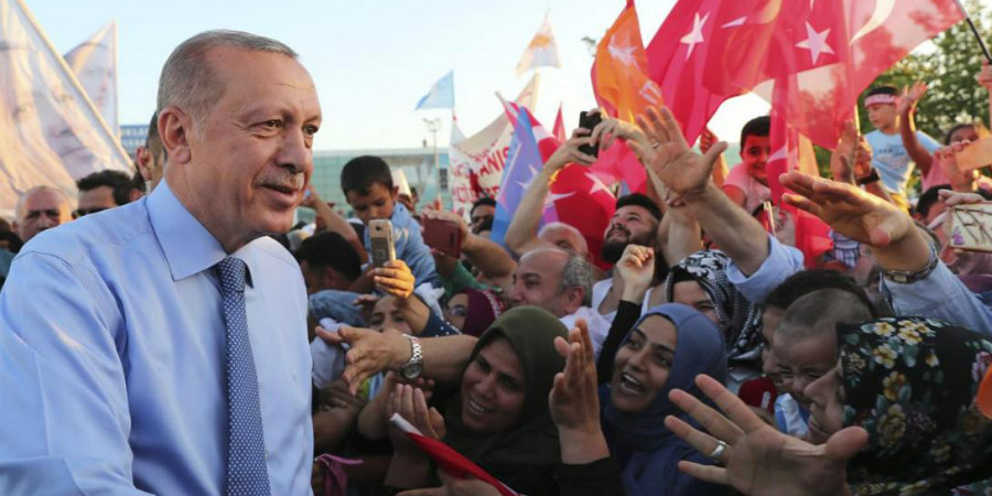 POLITICO: Πώς ο Ερντογάν «ισλαμοποιεί» τους Τουρκοκύπριους