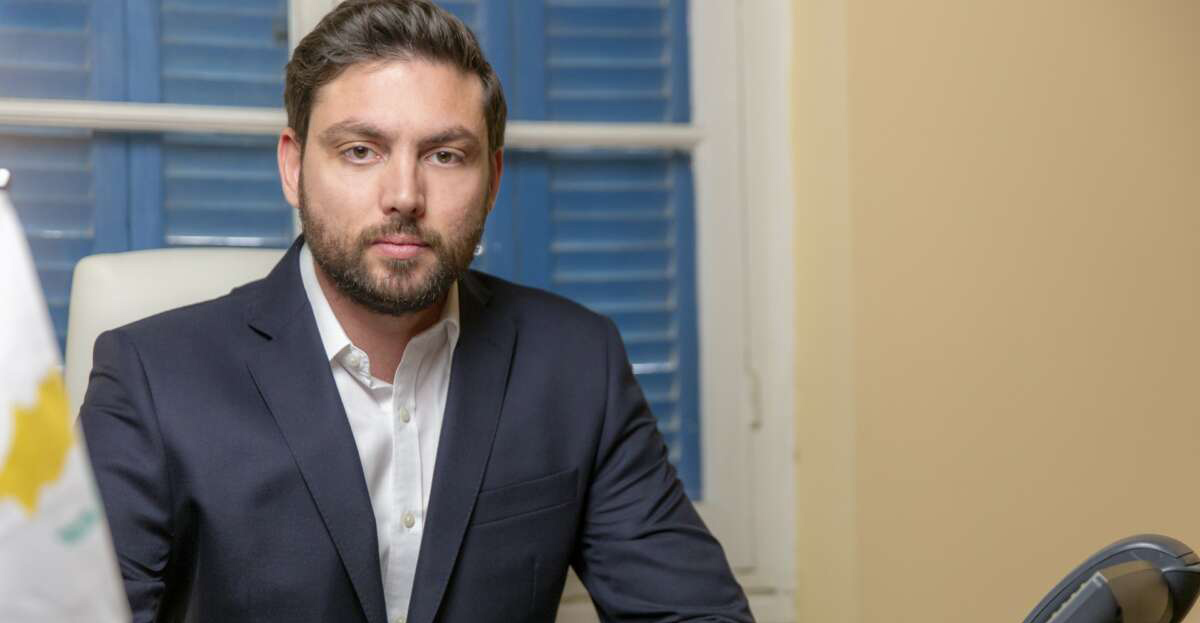 Ρήγμα στη ΔΗΠΑ μετά την αποχώρηση Γιακουμή: Κλιμάκωση εντάσεων, σκληρές καταγγελίες και ψυχραιμία από Νικόλα