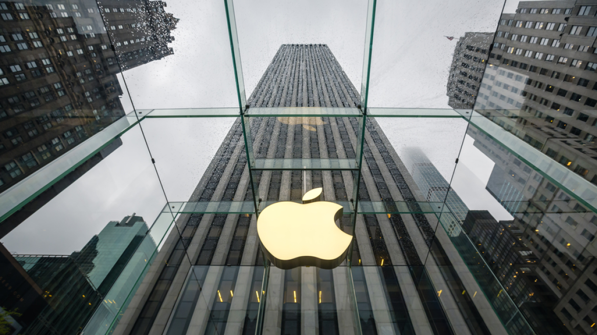 Η Apple παραβιάζει τους κανονισμούς της ΕΕ για τον ανταγωνισμό, λέει η Κομισιόν