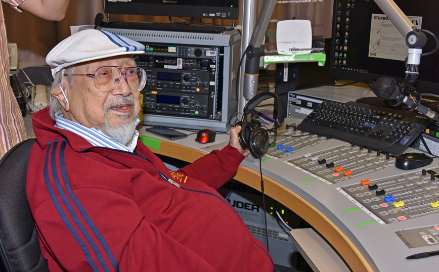 Αποχαιρέτησε το κοινό του ο μακροβιότερος ραδιοφωνικός DJ στον κόσμο, ετών 96 από το Χονγκ Κονγκ