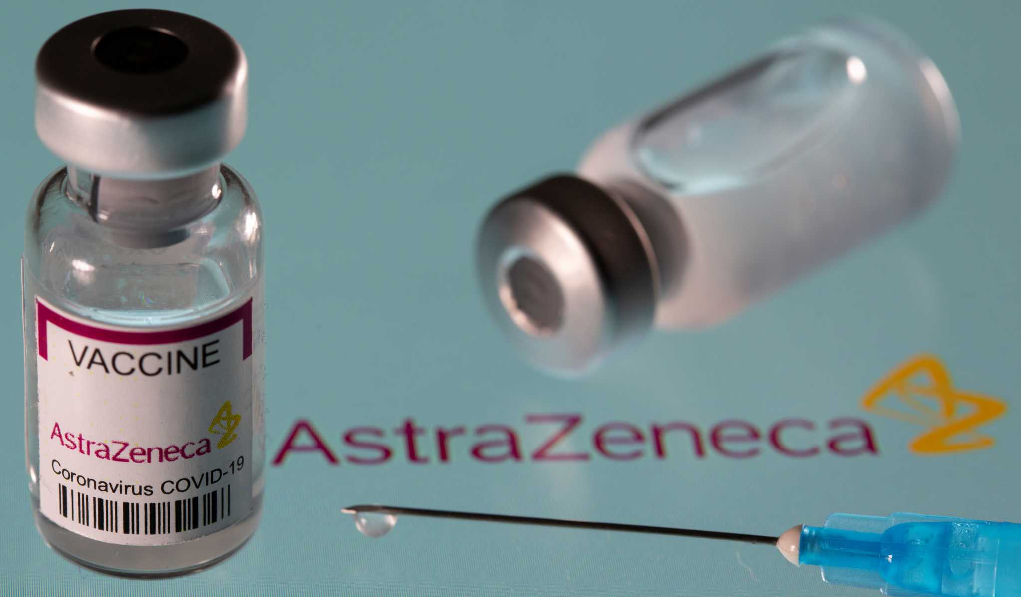 Εμβόλιο AstraZeneca: Νέες οδηγίες του ΕΜΑ για τα περιστατικά θρόμβωσης – Πότε να μην χορηγείται