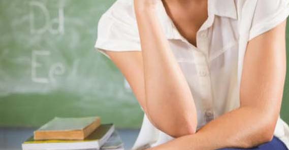 Video: Δασκάλα δίχασε τους γονείς με το εφαρμοστό παντελόνι που φόρεσε στην τάξη - «Δεν χρειάζεται να είσαι σέξι»