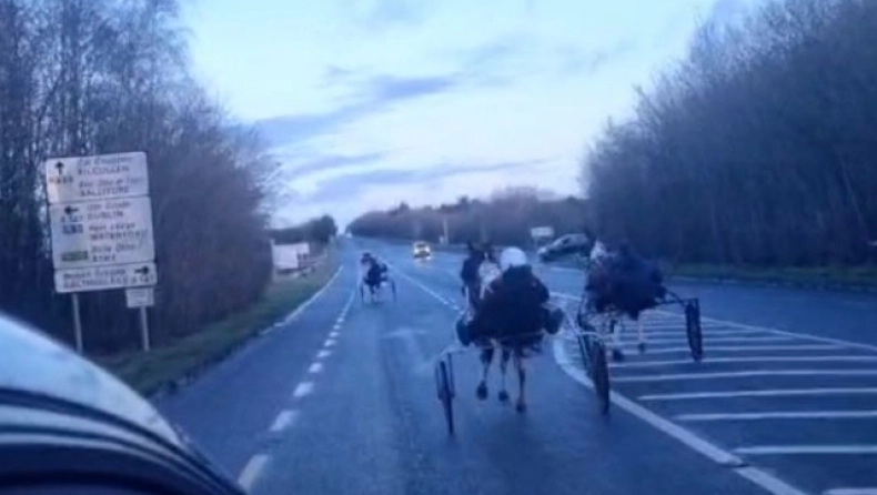 Απίστευτο βίντεο: Έκαναν αγώνες ταχύτητας με άλογα στην μέση του δρόμου στο εξωτερικό
