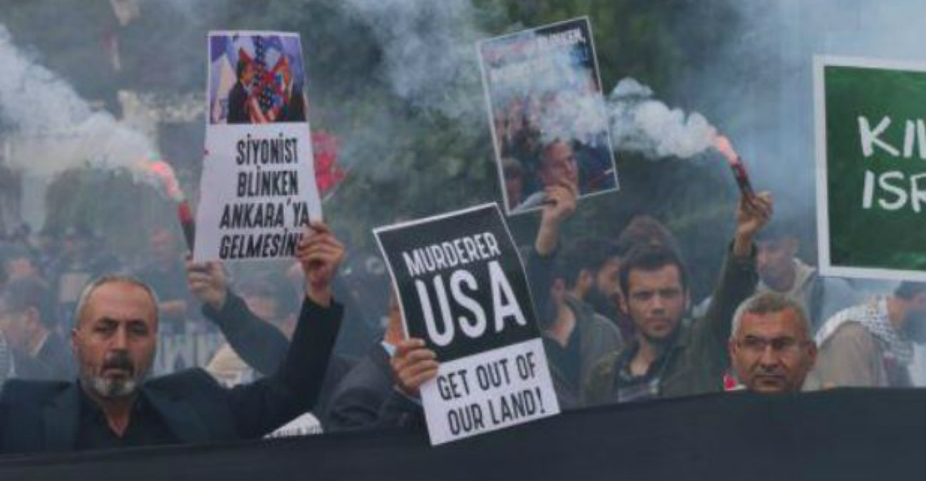 Δυομισι ώρες η συνάντηση Φιντάν – Μπλίνκεν - Διαμαρτυρίες κοντά στο τουρκικό ΥΠΕΞ