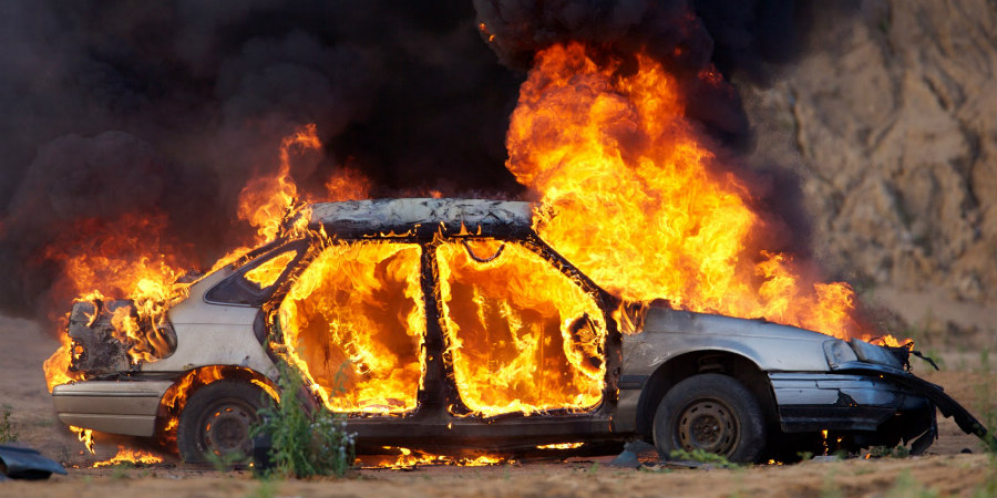 ΕΠ. ΛΕΜΕΣΟΥ: Φωτιά σε κλοπιμαίο όχημα – Κίνησαν υποψίες οι διαφορετικές πινακίδες