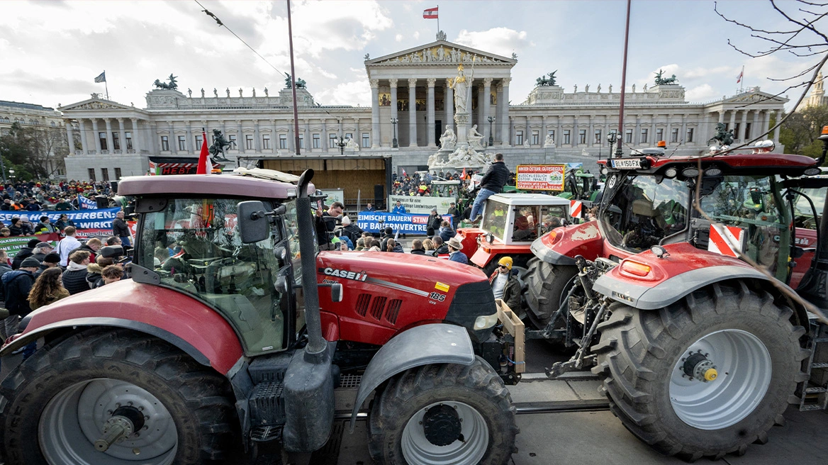 Τρακτέρ κατέκλυσαν τους δρόμους της Βιέννης, οι αγρότες ζητούν να αναγράφεται η προέλευση των προϊόντων