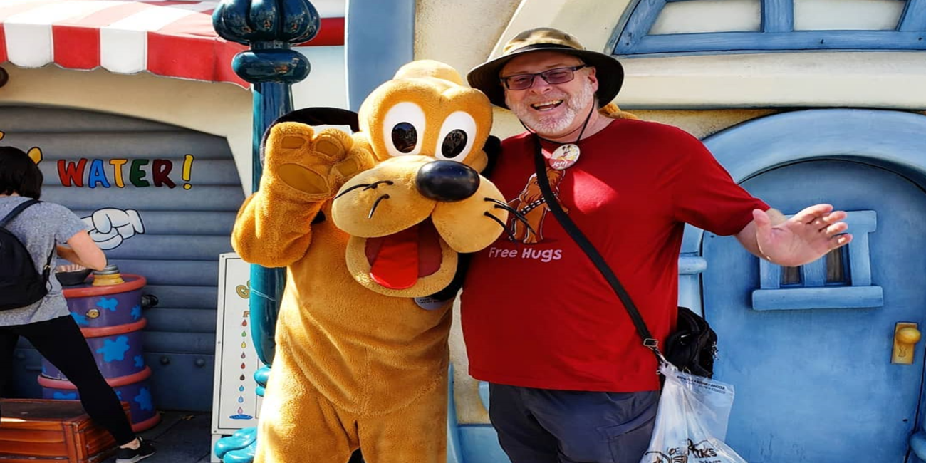 Άνεργος στις ΗΠΑ επισκεπτόταν την Disneyland για 2.995 ημέρες σερί και πέτυχε... ρεκόρ Γκίνες