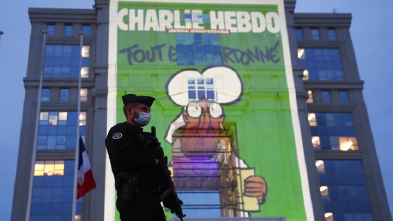 Η αστυνομία Βρυξελλών αφαίρεσε παράνομα αναρτημένες αφίσες με σκίτσα του Μωάμεθ