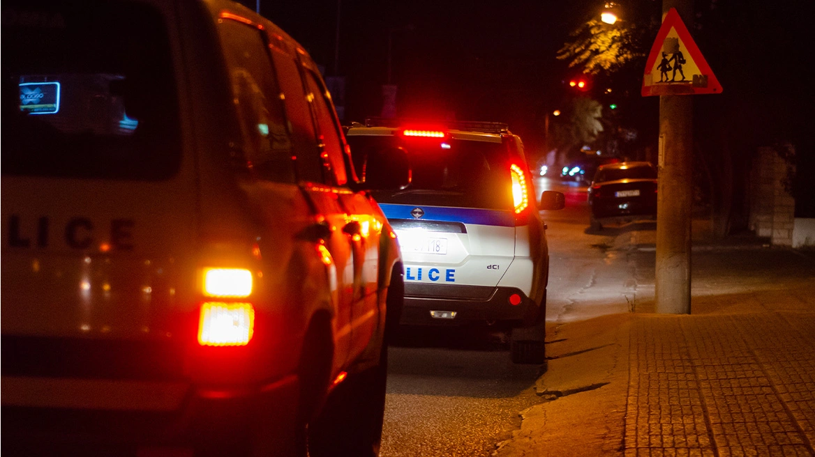 Ελλάδα: Στο νοσοκομείο 17χρονος που έπεσε θύμα ξυλοδαρμού από τέσσερις νεαρούς με κουκούλες