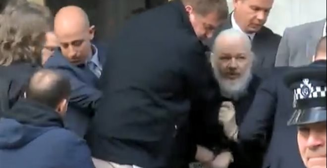 Συνελήφθη ο Τζούλιαν Ασάνζ ο ιδρυτής του WikiLeaks 
