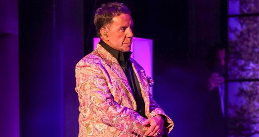 Μαζωνάκης: Όταν τραγουδούσε επί σκηνής με τον καταγγέλων - Δείτε βίντεο