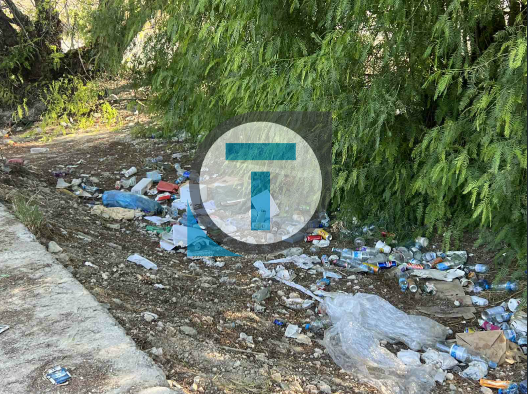 Εικόνες ντροπής: Ασυνείδητοι μετέτρεψαν σε σκουπιδότοπο τον αυτοκινητόδρομο