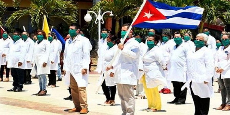 ΚΟΡΩΝΟΪΟΣ: Οι Κουβανοί γιατροί ‘στρατιώτες με τις λευκές ποδιές’ φθάνουν και στην Ονδούρα