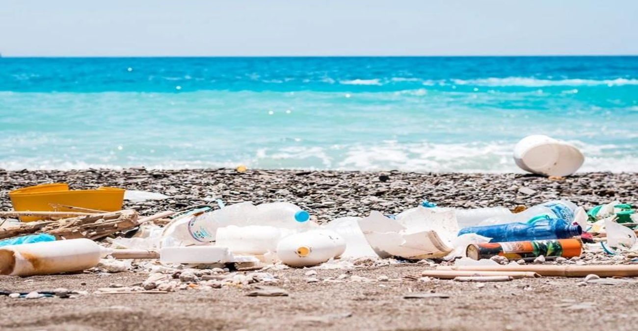 Το 86% των σκουπιδιών στις παραλίες είναι πλαστικά - «Πρωταγωνιστής τα καπάκια...»
