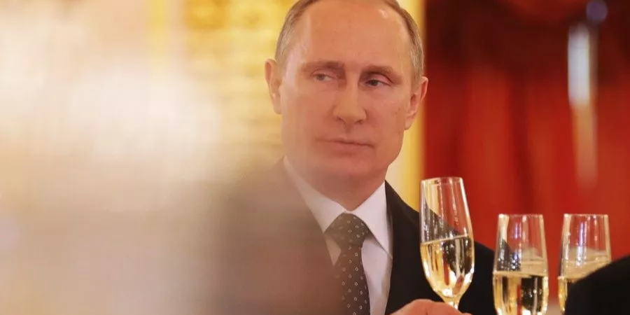 Γιατί οι Ρώσοι ολιγάρχες παραμένουν πιστοί στον Πούτιν, ακόμη και μετά την επιβολή κυρώσεων από τη Δύση