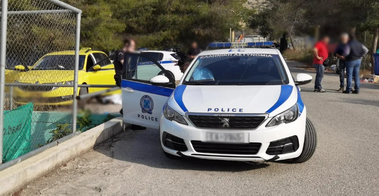 Ελλάδα: Οδηγός ταξί εντοπίστηκε νεκρός έξω από το όχημά του - Μυστήριο με τον θάνατό του
