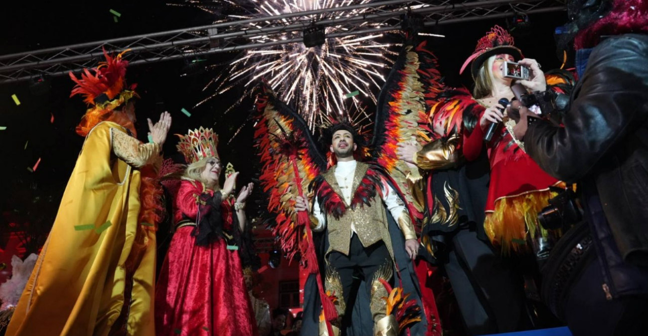 Λεμεσιανό Καρναβάλι: Μεγαλοπρεπής είσοδος του Βασιλιά της Φλόγας - Δείτε φωτογραφίες