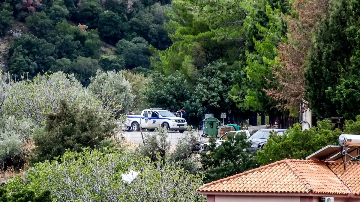 Κρήτη: Βαφτίστηκαν τα παιδιά του 39χρονου Φανούρη Καργάκη πριν την κηδεία του – Το σπαρακτικό μοιρολόι της γυναίκας του