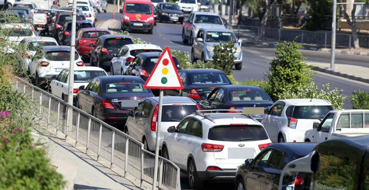 Πήζεις στην κίνηση; Έτσι επιδιώκει αυτός ο Δήμος να βάλει «φρένο» στην ταλαιπωρία – Τι πρέπει να κάνουν οι δημότες