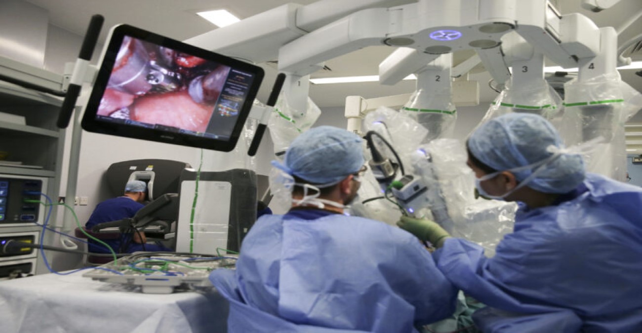 ΗΠΑ: 78χρονη νεκρή μετά από επέμβαση ρομποτικής χειρουργικής με το “Da Vinci” – «Είναι ελαττωματικό» αναφέρει αγωγή του συζύγου της