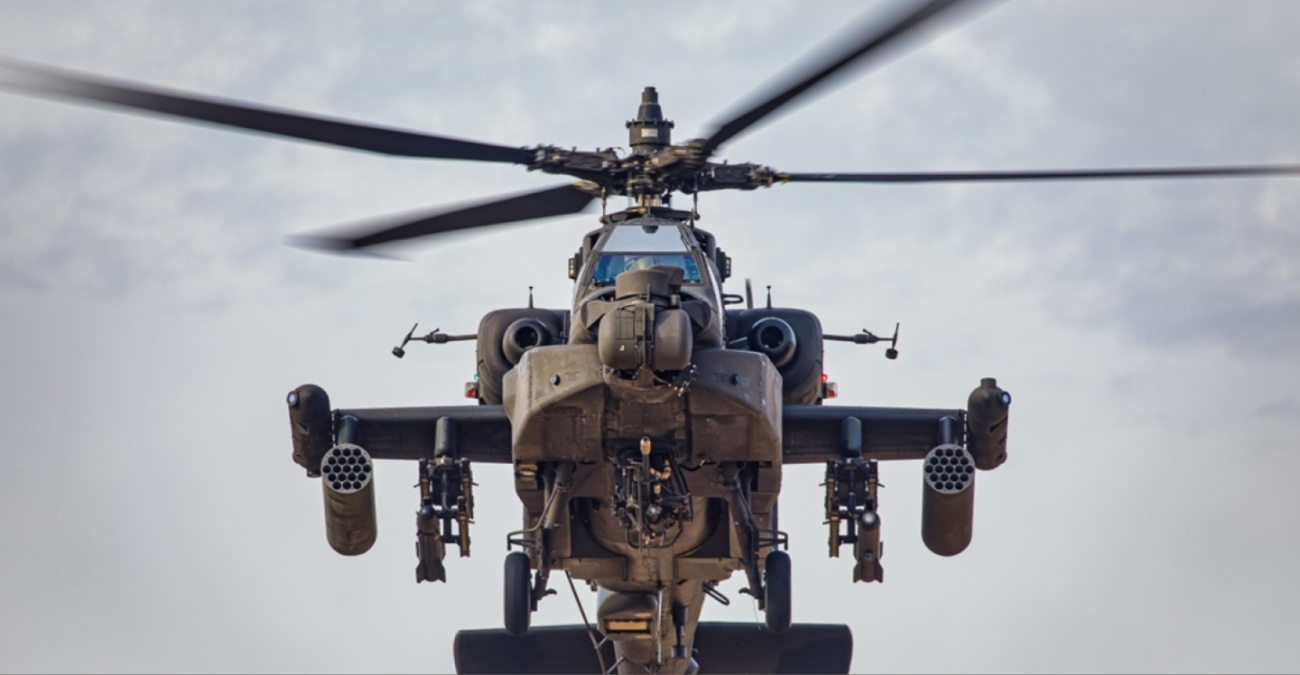 Αμερικανικό ελικόπτερο Apache κατέπεσε κοντά στα Στενά του Ορμούζ, σώα τα δύο μέλη του πληρώματος