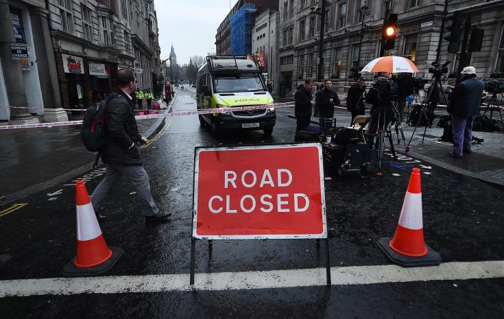 Βρετανία: Η αστυνομία απέκλεισε την Πάρλιαμεντ Σκουέρ λόγω ενός 'επεισοδίου σε εξέλιξη' 