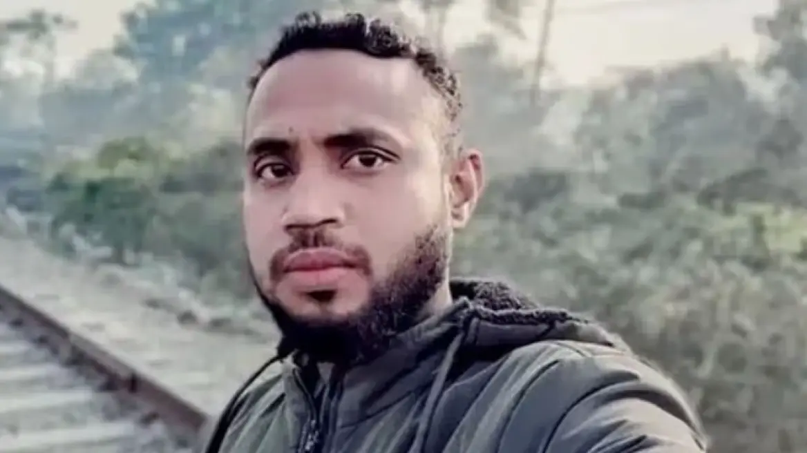 Φρικτός θάνατος για 32χρονο στο Μπαγκλαντες: Παρασύρθηκε από τρένο αφού έβγαλε selfie στις γραμμές - Η τελευταία φωτογραφία που ανέβασε στο Facebook