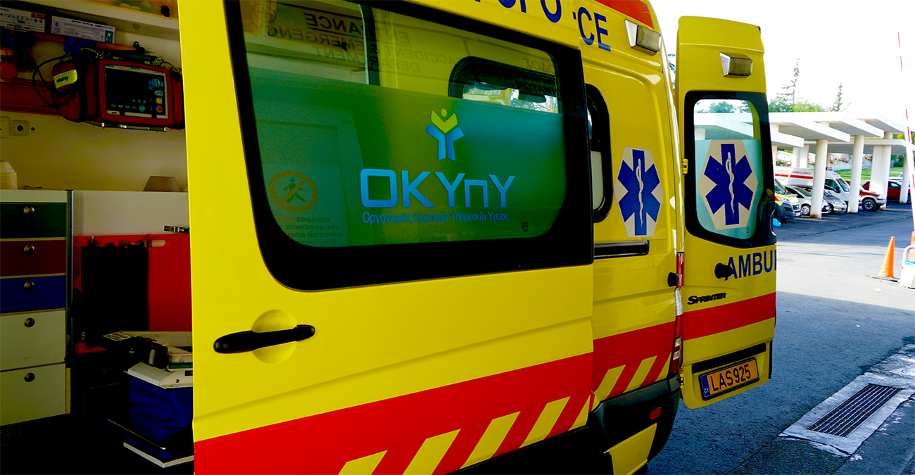 Σοβαρό τροχαίο στην Επ. Αμμοχώστου - Όχημα συγκρούστηκε με λεωφορείο, στο Νοσοκομείο η οδηγός με το παιδάκι της 
