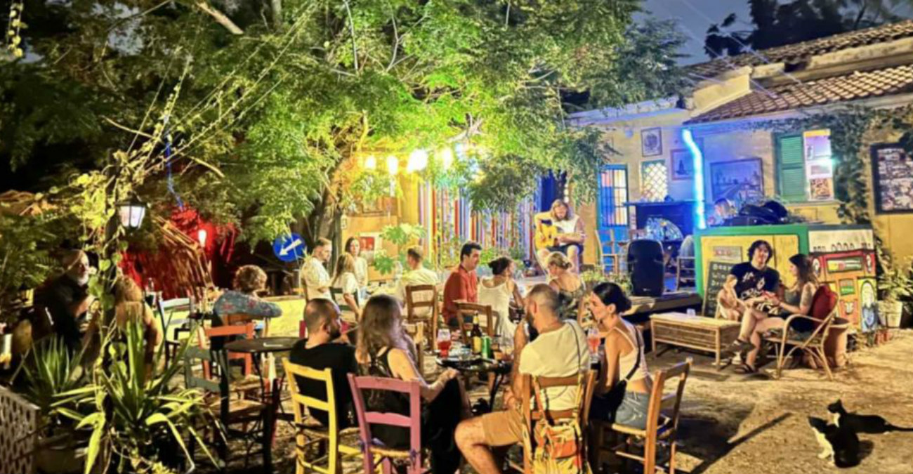 Ένα μυστικό κήπο-μπαρ στην καρδιά της Λευκωσίας - Το νέο στέκι που συζητιέται στην πρωτεύουσα – Μην το χάσεις