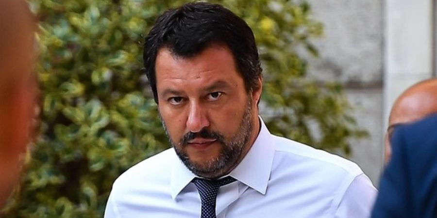Ο Σαλβίνι λέει πως η ιταλική κυβέρνηση δεν θα «τινάξει στον αέρα» τους δημόσιους λογαριασμούς