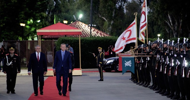 Με επικρίσεις κατά της ε/κ πλευράς για Κυπριακό και Ενέργεια η διάσκεψη Ακιντζί – Ερντογάν 