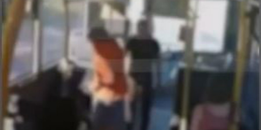 Απίστευτο περιστατικό στη Θεσσαλονίκη - Πιάστηκαν στα χέρια επιβάτης και οδηγός λεωφορείου για την χρήση μάσκας