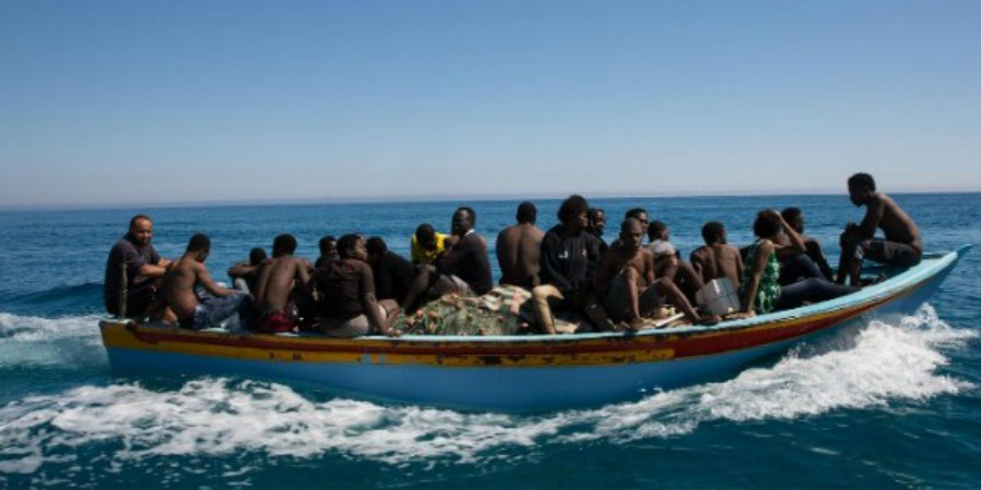 Ανατροπή πλεούμενου με 50 επιβάτες ανοικτά της Λιβύης