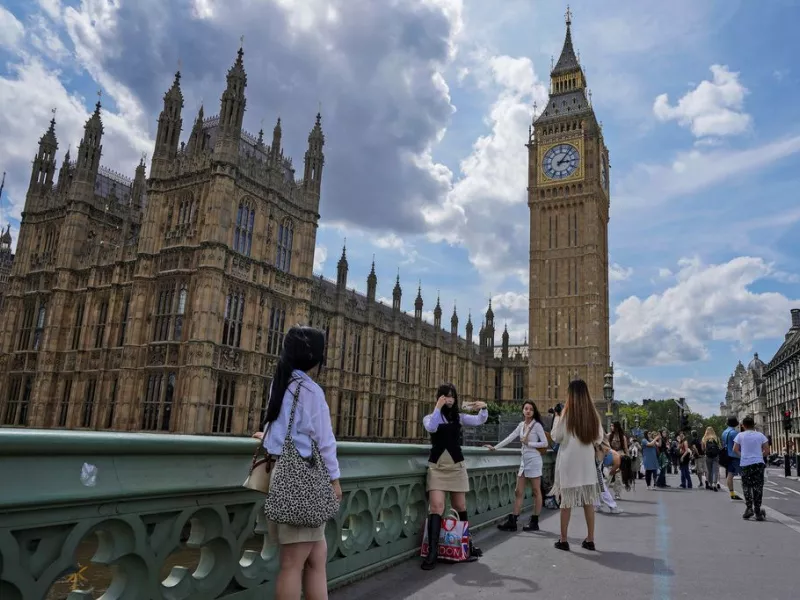 Το Λονδίνο ετοιμάζεται να βάλει φόρο διανυκτέρευσης στους τουρίστες