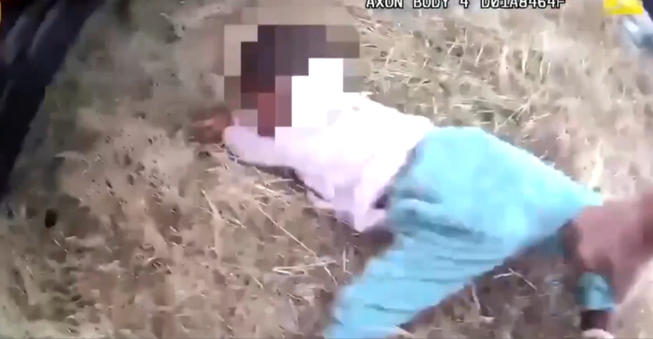 VIDEO: Δραματική διάσωση παιδιού 15 μηνών που εγκλωβίστηκε σε αναποδογυρισμένο αυτοκίνητο στο Τέξας - Σωτήρια η ΚΑΡΠΑ από τους αστυνομικούς