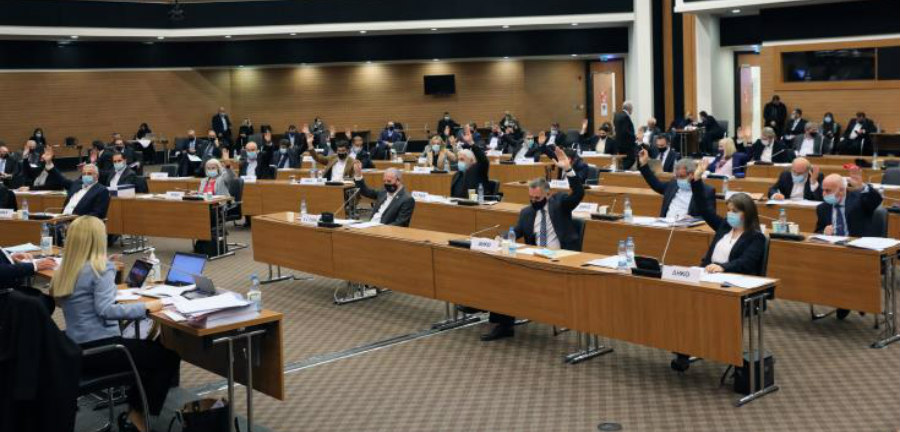 Συνεδρία διάρκειας έξι ωρών για το Κυπριακό στις 19 Μαρτίου αποφάσισε η σύσκεψη αρχηγών στη Βουλή