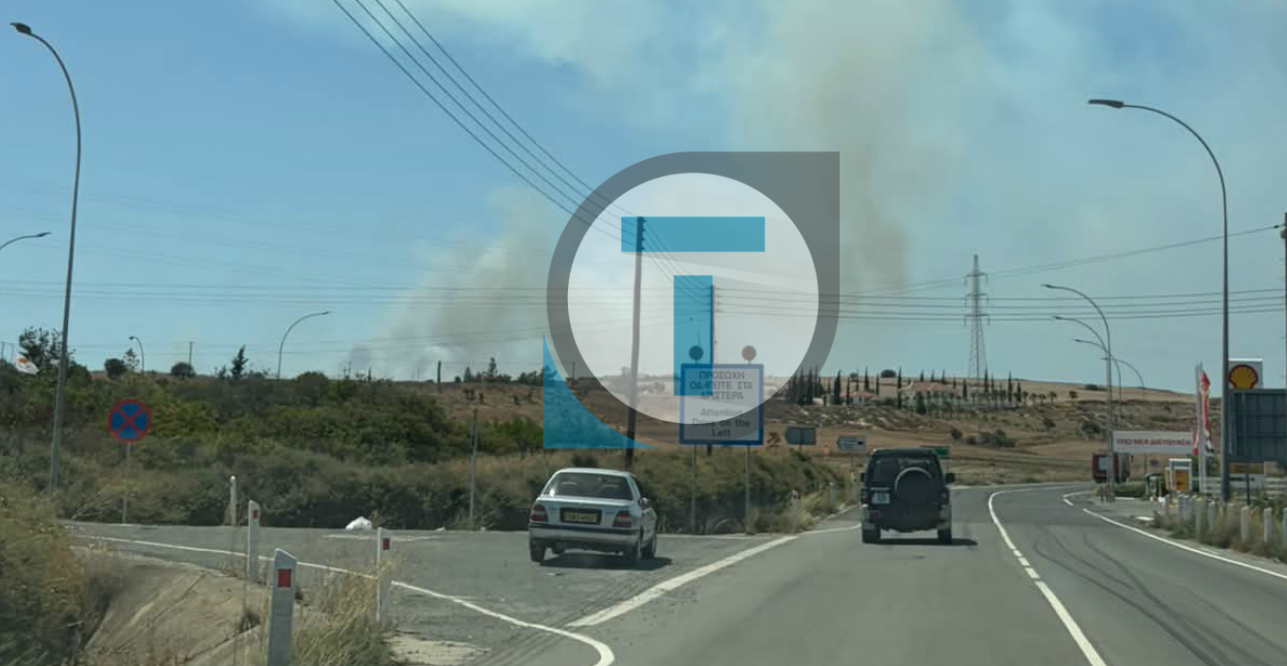 Εκτός πεδίου βολής επεκτάθηκε η φωτιά στο Κάτω Χωριό: Ενισχύθηκαν οι δυνάμεις πυρόσβεσης - Φωτογραφίες και βίντεο