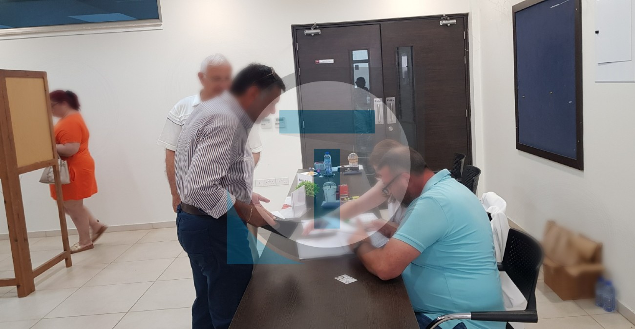 ΕΔΕΚ: Μικρή η προσέλευση στις κάλπες – Οι δηλώσεις Διομήδους και Αναστασίου  - Δείτε φωτογραφίες