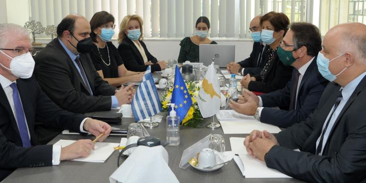 Εμπειρίες σε ζητήματα αντιμετώπισης φυσικών καταστροφών αντάλλαξαν αξιωματούχοι Κύπρου και Ελλάδας