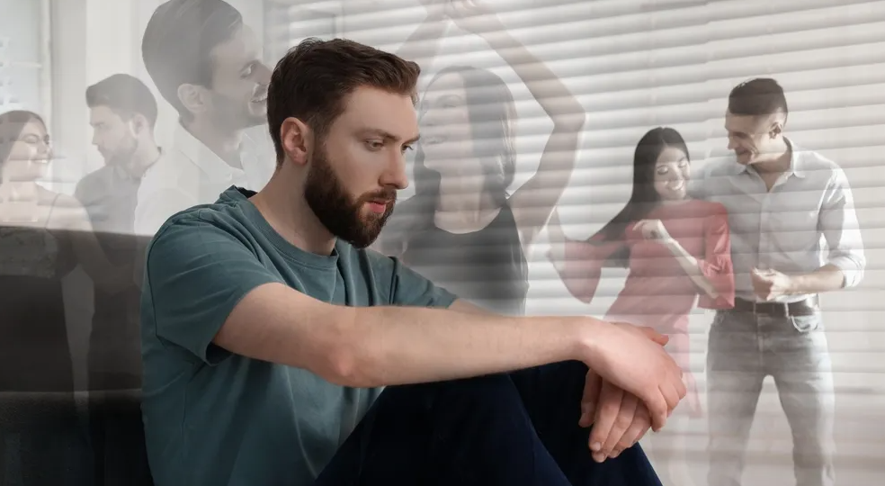 Εάν νιώθετε μόνοι ακόμη και μέσα σε κόσμο, τότε η υγεία σας μπορεί να κινδυνεύει