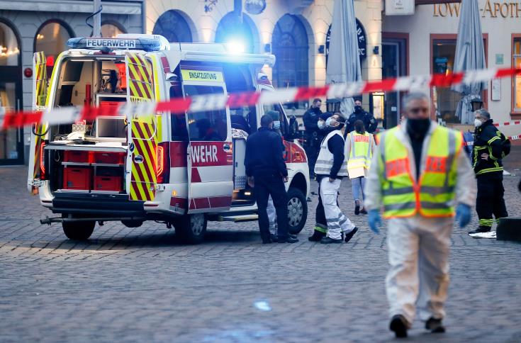 Τραγωδία στη Γερμανία: Τουλάχιστον τέσσερις νεκροί και 15 τραυματίες από αυτοκίνητο που έπεσε σε πεζούς 