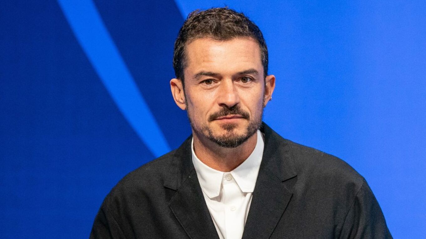 Ορλάντο Μπλουμ: Εμφανίστηκε παρέα με 28χρονο μοντέλο στο Super Bowl - Φωτογραφία