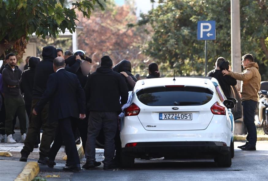 Ναρκωτικά στο θυμιατό και συσσίτια-«βιτρίνα»: Πώς δρούσε το κύκλωμα των ρασοφόρων