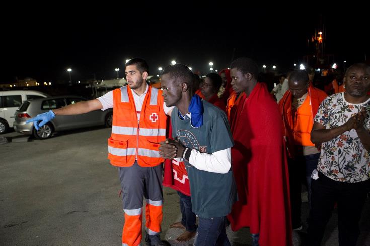 Τραγωδία στη Λιβύη: Οκτώ μετανάστες, ανάμεσά τους 6 παιδιά, νεκροί από ασφυξία μέσα σε φορτηγό 