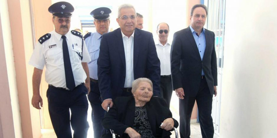 Το τελευταίο αντίο στη μητέρα του Άντρου Κυπριανού - ΦΩΤΟΓΡΑΦΙΑ